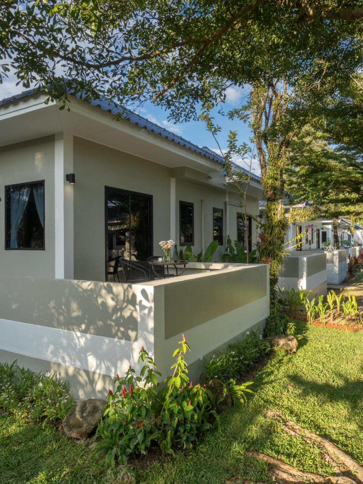 Isara Nai Yang Resort Exterior photo