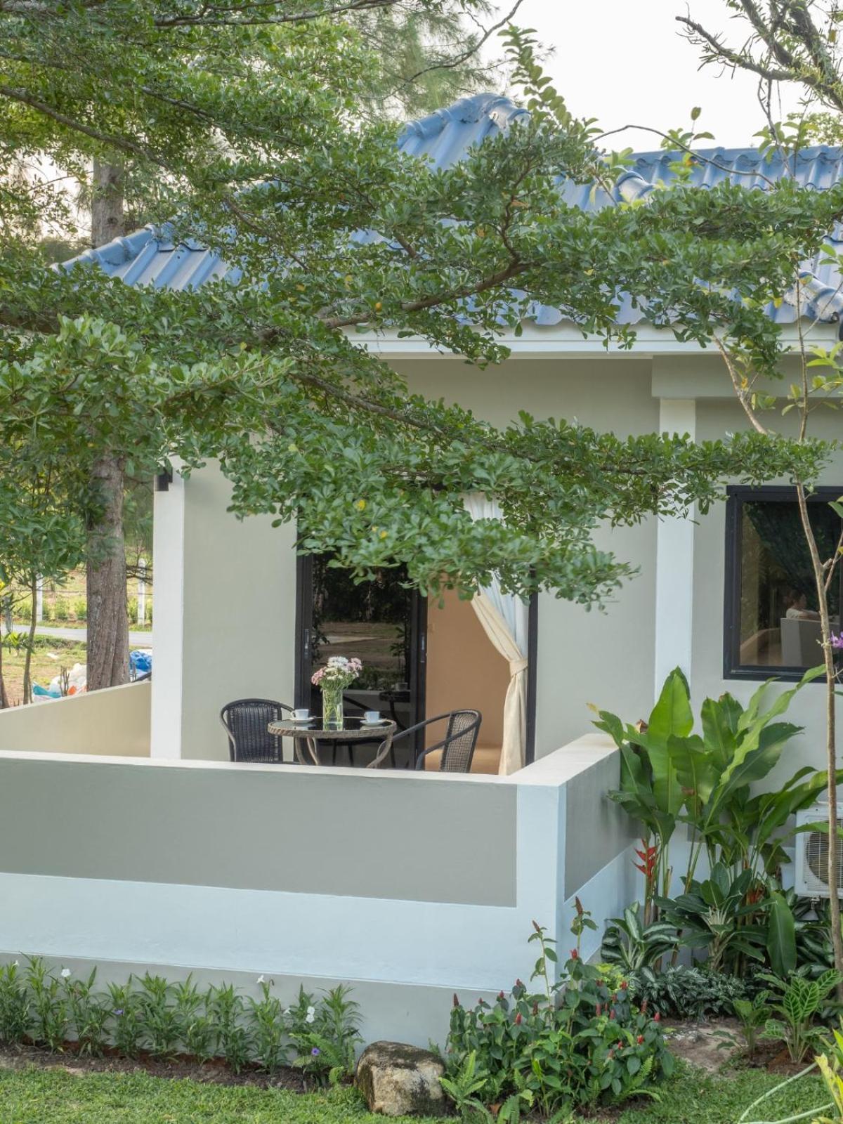 Isara Nai Yang Resort Exterior photo