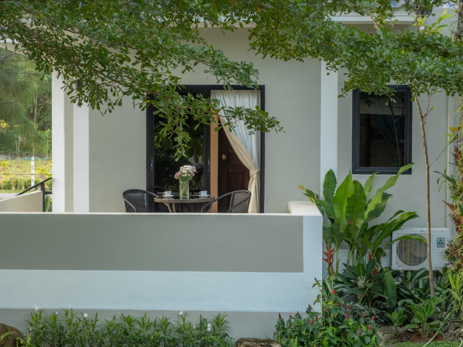 Isara Nai Yang Resort Exterior photo